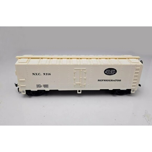 Vintage Mantua New York Central Refrigerator Car 9316 #733-22 HO Scale No Box - Picture 1 of 11